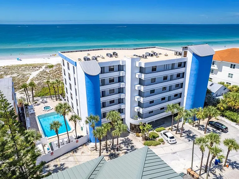 13336 GULF BOULEVARD Unit #103, MADEIRA BEACH, Florida 33708